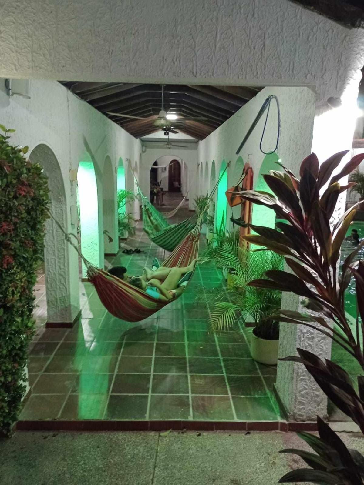 The Chill In Mansion Hostel Santa Marta Bagian luar foto