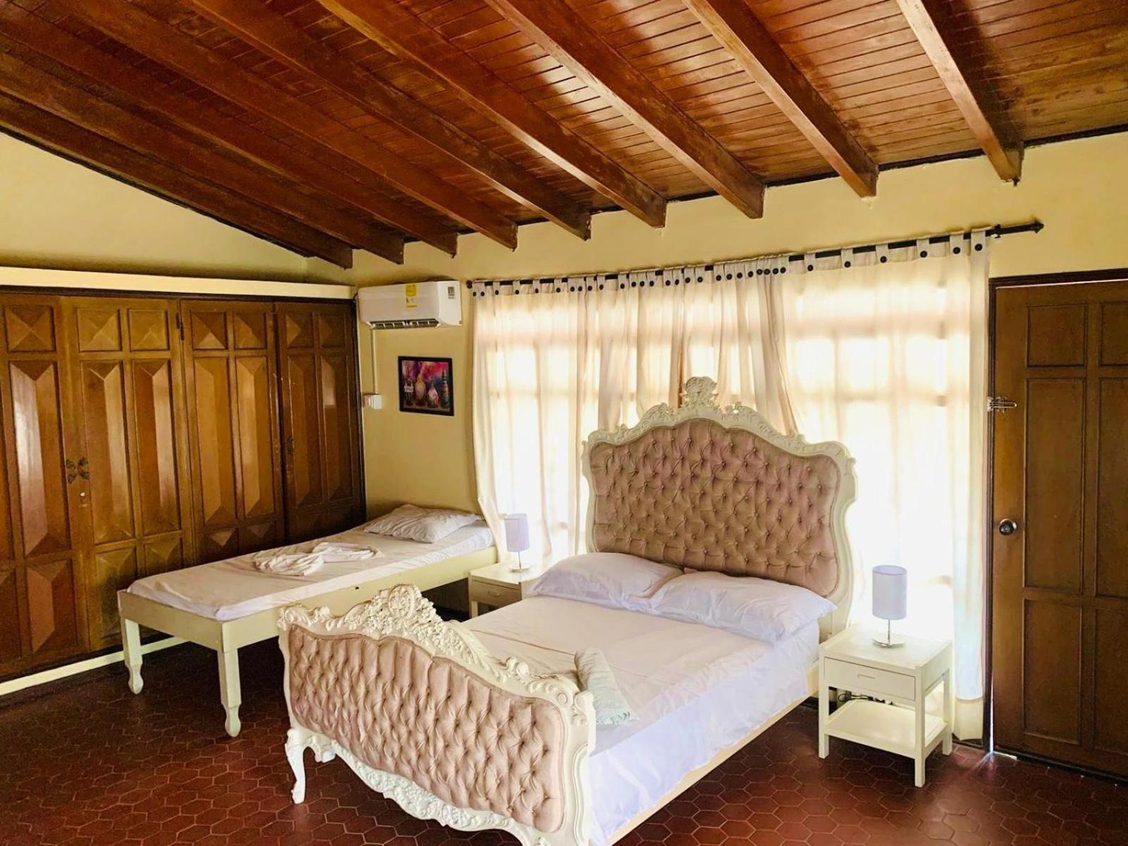 The Chill In Mansion Hostel Santa Marta Ruang foto