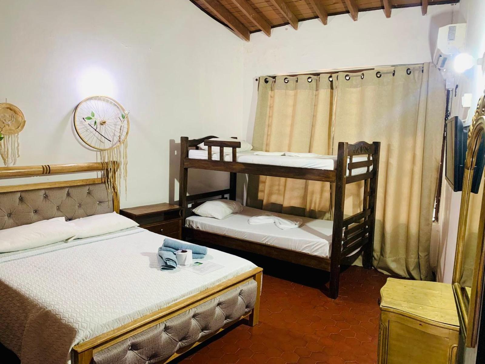 The Chill In Mansion Hostel Santa Marta Ruang foto